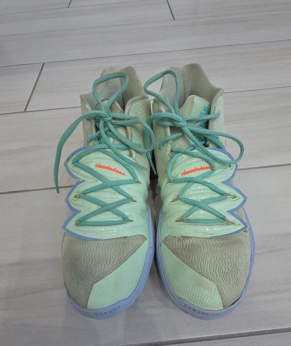 Nike Kyrie 5 SpongeBob SquarePants Squidward Size 10.5